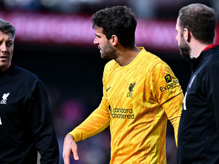 Report: Liverpool 'keeper Alisson set for 6 weeks out Report: Liverpool 'keeper Alisson set for 6 weeks out