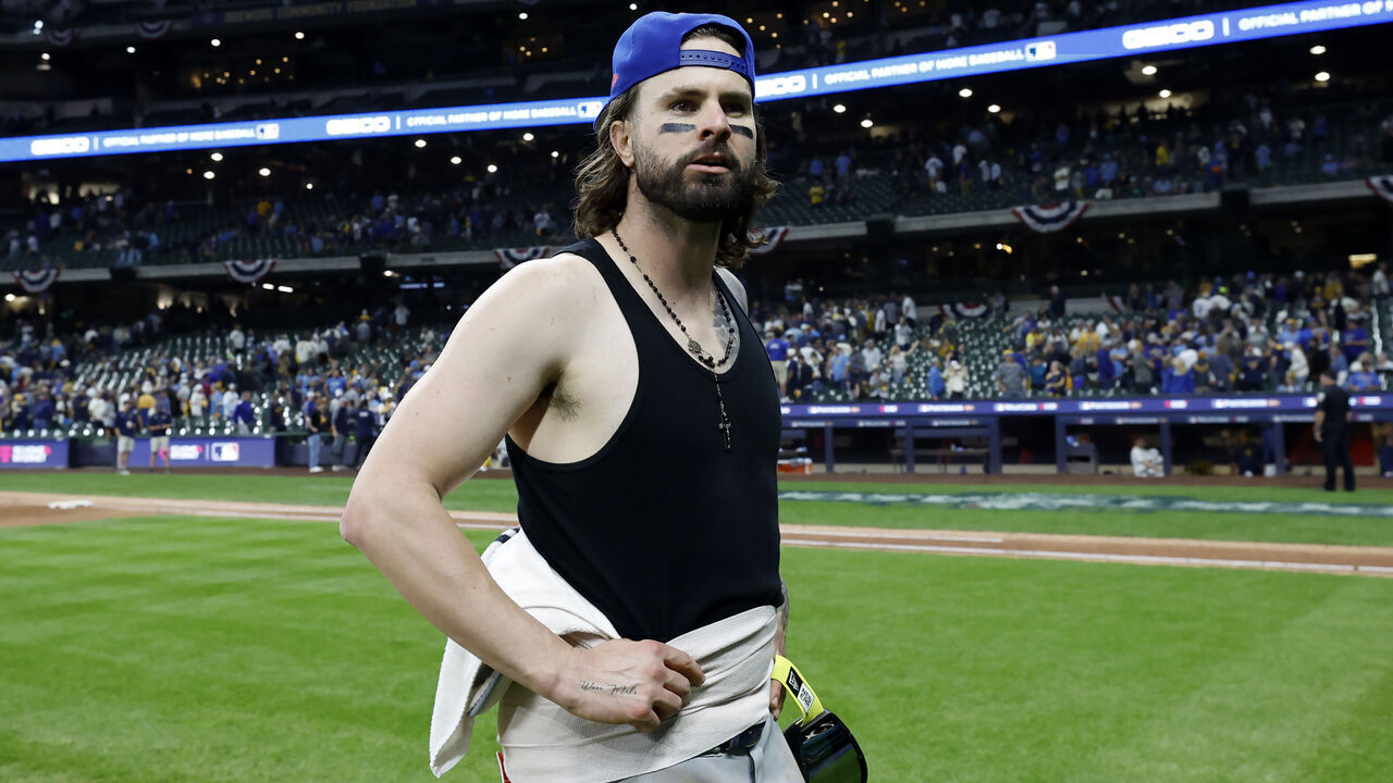 MILWAUKEE, WISCONSIN - OCTOBER 03: Jesse Winker #3 of the New York Mets celebrates after beating the Milwaukee Brewers 4-2 in Game Three of the Wild Card Series at American Family Field on October 03, 2024 in Milwaukee, Wisconsin.