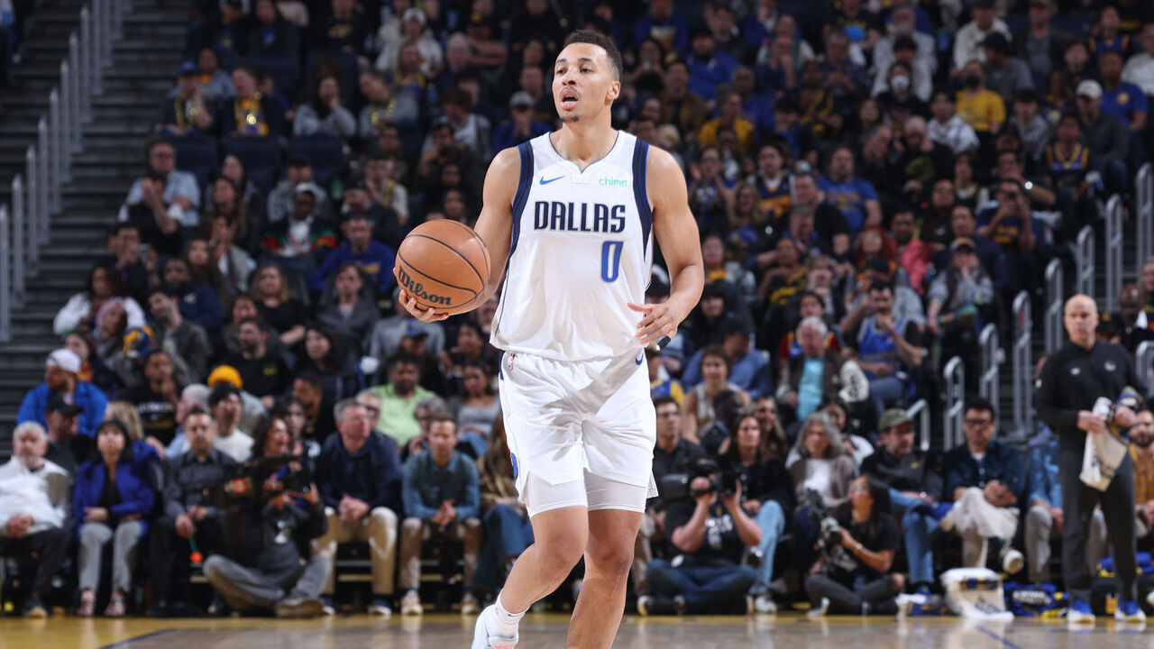 SAN FRANCISCO, CA - APRIL 2: Dante Exum #0 of the Dallas Mavericks handles the ball during the game on April 2, 2024 at Chase Center in San Francisco, California. NOTE TO USER: User expressly acknowledges and agrees that, by downloading and or using this photograph, user is consenting to the terms and conditions of Getty Images License Agreement. Mandatory Copyright Notice: Copyright 2024 NBAE
