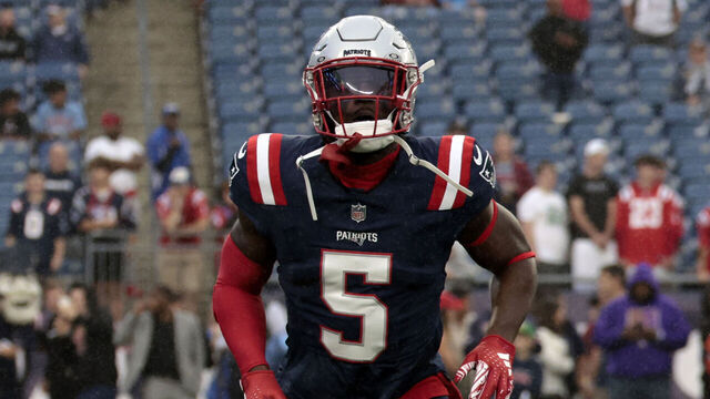 FOXBOROUGH, MA - AUGUST 08: New England Patriots defensive back Jabrill Peppers (5) in warm up before a preseason game between the New England Patriots and the Carolina Panthers on August 8, 2024, at Gillette Stadium in Foxborough, Massachusetts.