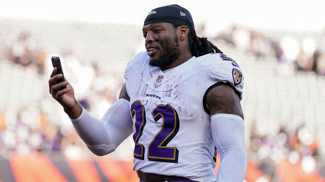 CINCINNATI, OHIO - OCTOBER 06: Derrick Henry #22 of the Baltimore Ravens celebrates after beating the Cincinnati Bengals 41-38 in overtime at Paycor Stadium on October 06, 2024 in Cincinnati, Ohio.