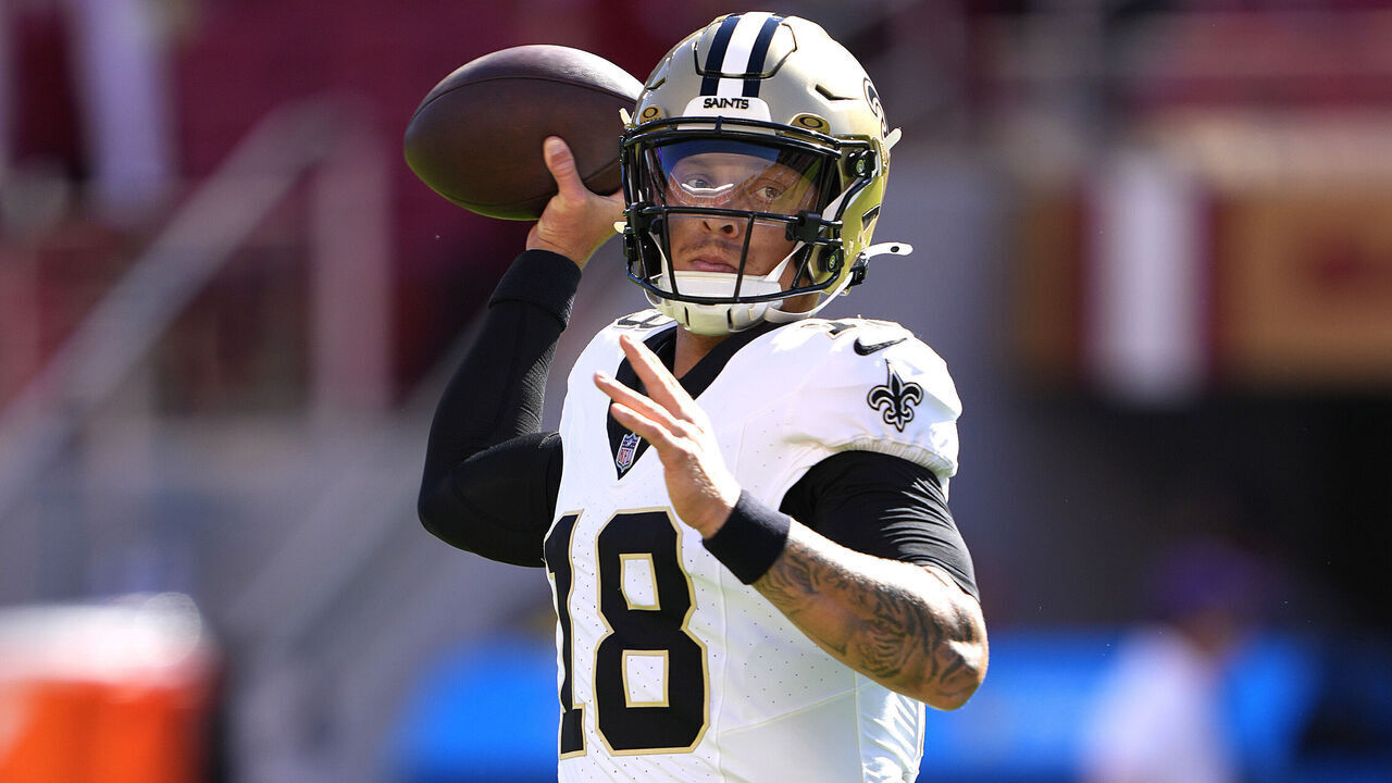 SANTA CLARA, CALIFORNIA - AUGUST 18: Spencer Rattler #18 of the New Orleans Saints warms up prior to the start a preseason game against the San Francisco 49ers at Levi's Stadium on August 18, 2024 in Santa Clara, California.