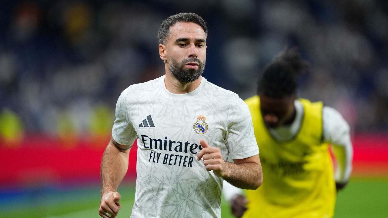 MADRID, SPAIN - OCTOBER 05: Daniel Carvajal of Real Madrid warms up during the Spanish League, LaLiga EA Sports, football match played between Real Madrid and Villarreal CF at Santiago Bernabeu stadium on October 5, 2024, in Madrid, Spain.