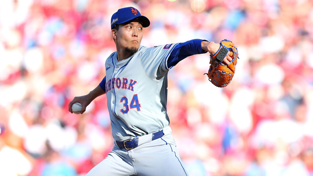 PHILADELPHIA, PENNSYLVANIA - OCTOBER 05: Kodai Senga #34 of the New York Mets throws against the Philadelphia Phillies during the first inning of Game One of the Division Series at Citizens Bank Park on October 05, 2024 in Philadelphia, Pennsylvania.