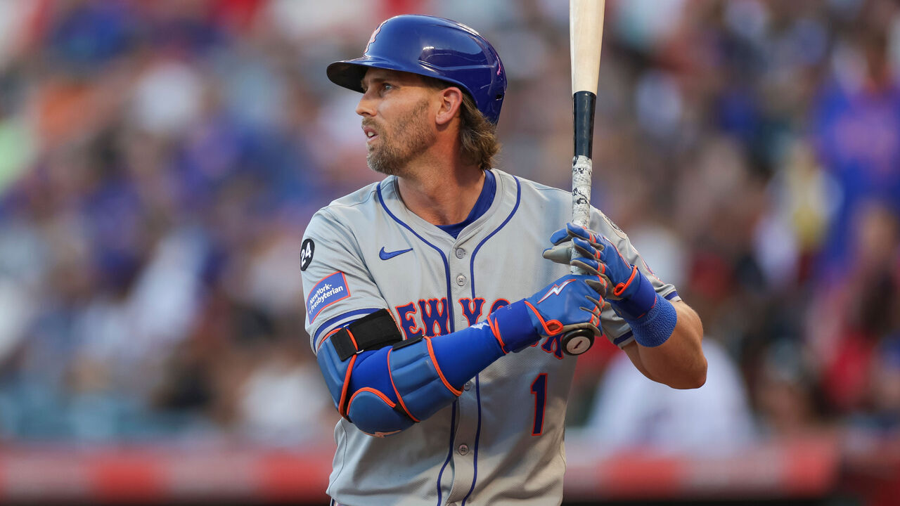 ANAHEIM, CALIFORNIA - AUGUST 3: Jeff McNeil #1 of the New York Mets gets set for a pitch in the second inning during a game against the Los Angeles Angels at Angel Stadium of Anaheim on August 3, 2024 in Anaheim, California.