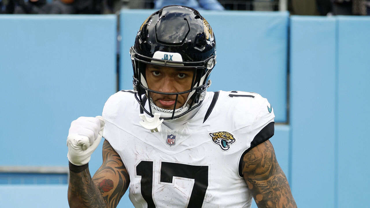 NASHVILLE, TENNESSEE - JANUARY 07: Evan Engram #17 of the Jacksonville Jaguars reacts after a touchdown pass during the fourth quarter against the Tennessee Titans at Nissan Stadium on January 07, 2024 in Nashville, Tennessee.