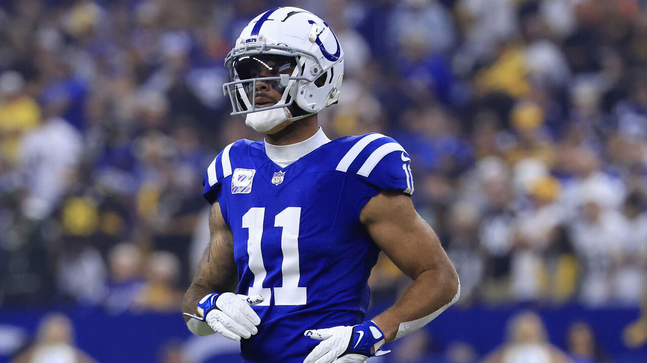 INDIANAPOLIS, INDIANA - SEPTEMBER 29: Michael Pittman Jr. #11 of the Indianapolis Colts in action against the Pittsburgh Steelers at Lucas Oil Stadium on September 29, 2024 in Indianapolis, Indiana.