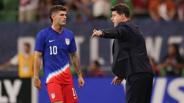 AUSTIN, TEXAS - OCTOBER 12: United States head coach Mauricio Pochettino talks with Christian Pulisic #10 during the first half against Panama at Q2 Stadium on October 12, 2024 in Austin, Texas.