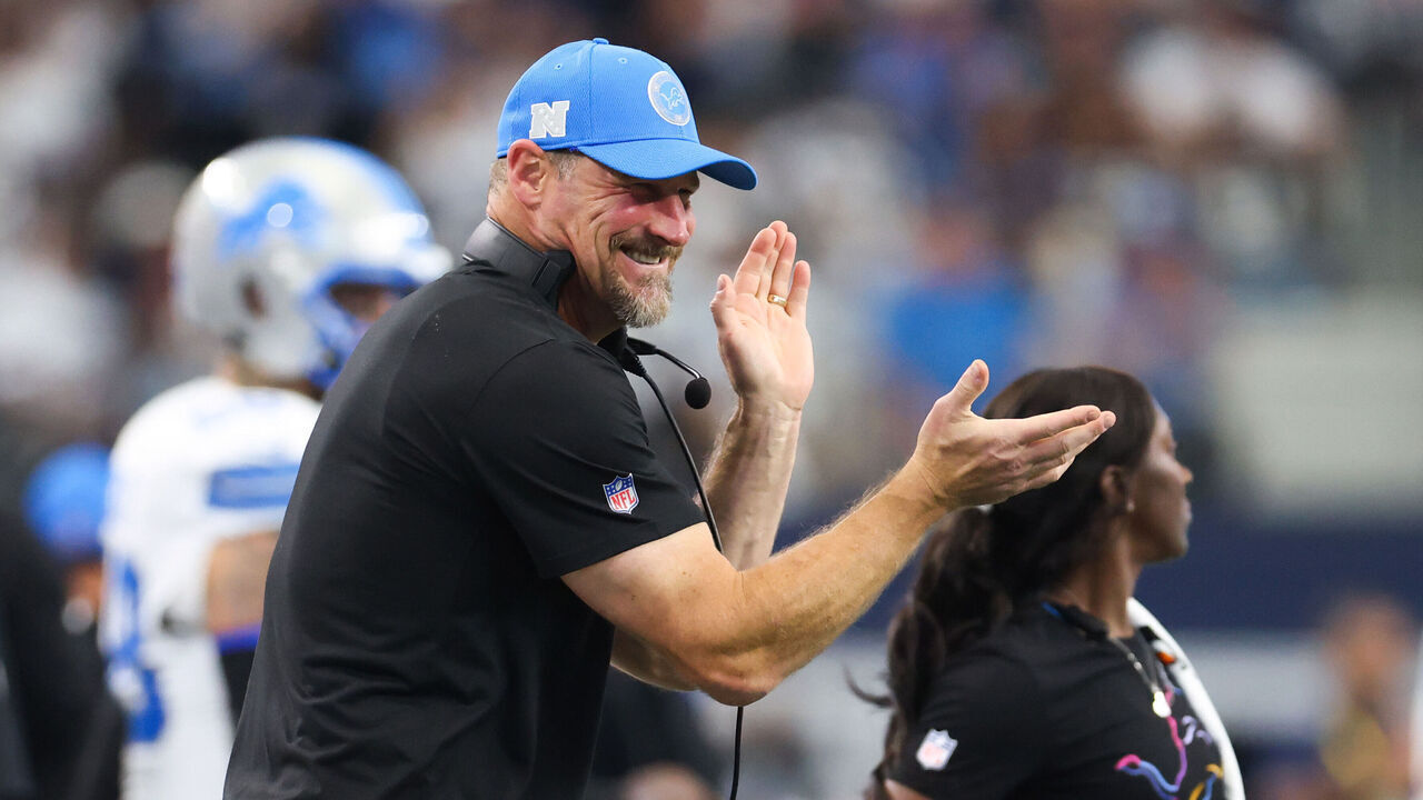 ARLINGTON, TEXAS - OCTOBER 13: Detroit Lions head coach Dan Campbell reacts after a play in the first quarter of a game against the Dallas Cowboys at AT&T Stadium on October 13, 2024 in Arlington, Texas.