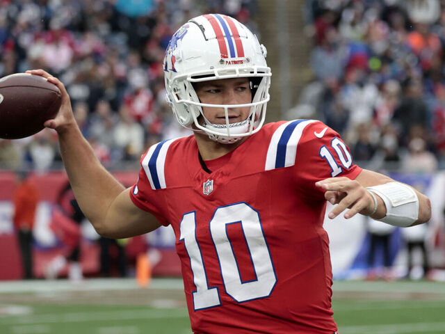 FOXBOROUGH, MA - OCTOBER 13: New England Patriots quarterback Drake Maye (10) throws during a game between the New England Patriots and the Houston Texans on October 13, 2024, at Gillette Stadium in Foxborough, Massachusetts.
