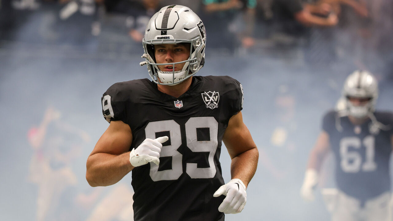 LAS VEGAS, NEVADA - OCTOBER 13: Brock Bowers #89 of the Las Vegas Raiders runs onto the field for a game against the Pittsburgh Steelers at Allegiant Stadium on October 13, 2024 in Las Vegas, Nevada. The Steelers defeated the Raiders 32-13.