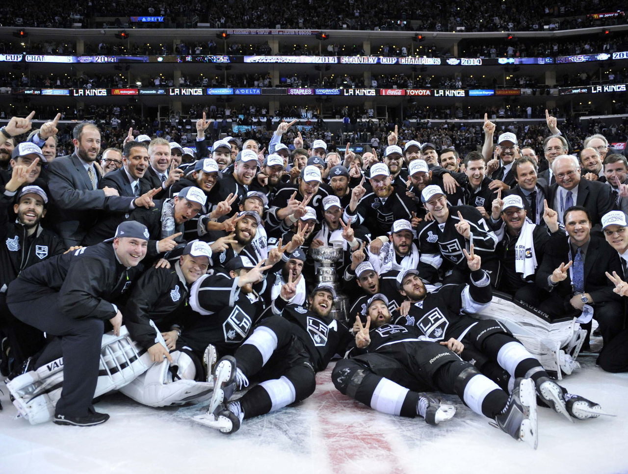 Dustin Brown Stanley Cup Wallpaper dustin-brown-stanley-cup-wallpaper
