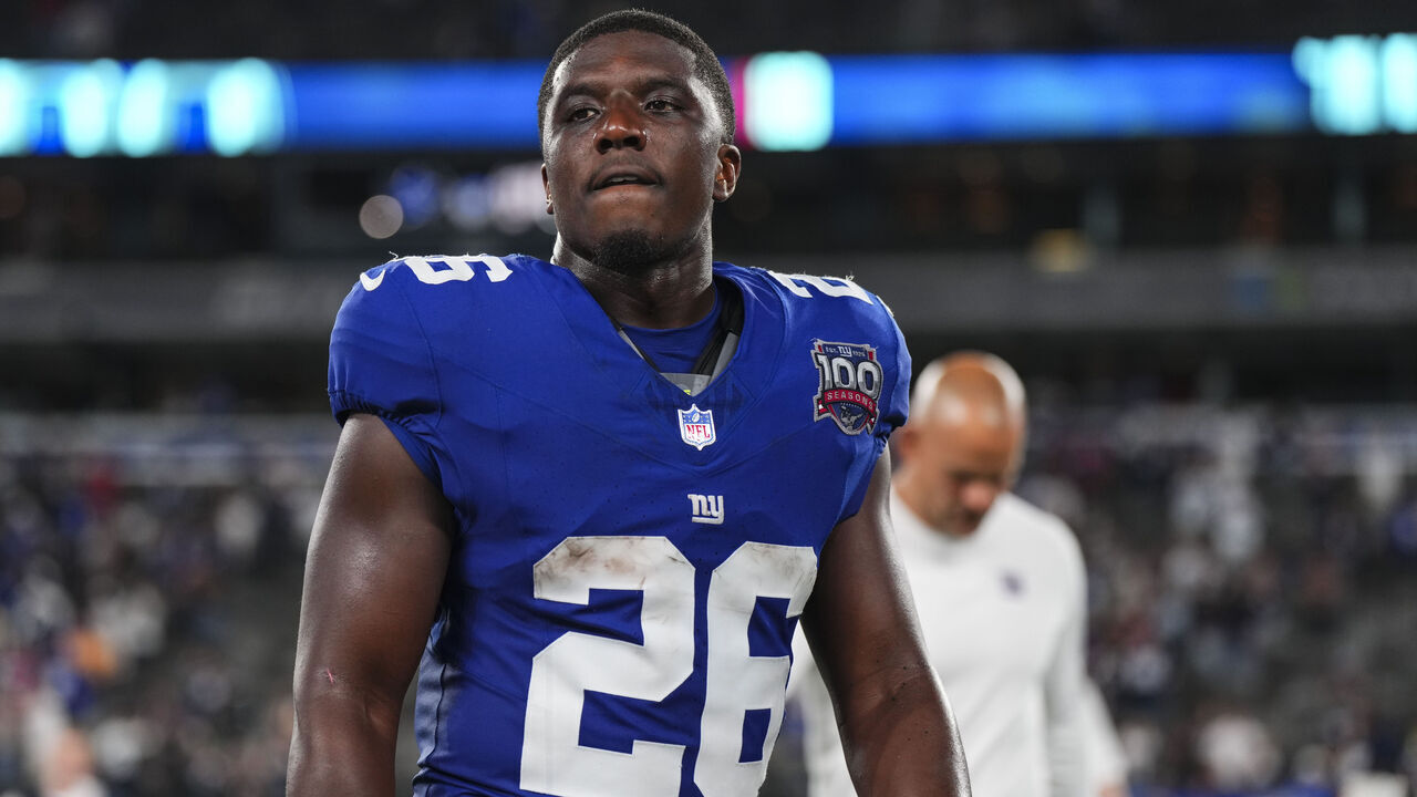 EAST RUTHERFORD, NJ - SEPTEMBER 26: Devin Singletary #26 of the New York Giants walks off of the field after an NFL football game against the Dallas Cowboys at MetLife Stadium on September 26, 2024 in East Rutherford, New Jersey.