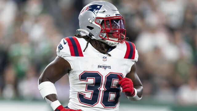 EAST RUTHERFORD, NEW JERSEY - SEPTEMBER 19: Rhamondre Stevenson #38 of the New England Patriots runs during an NFL football game between the New York Jets and the New England Patriots at MetLife Stadium on September 19, 2024 in East Rutherford, New Jersey.