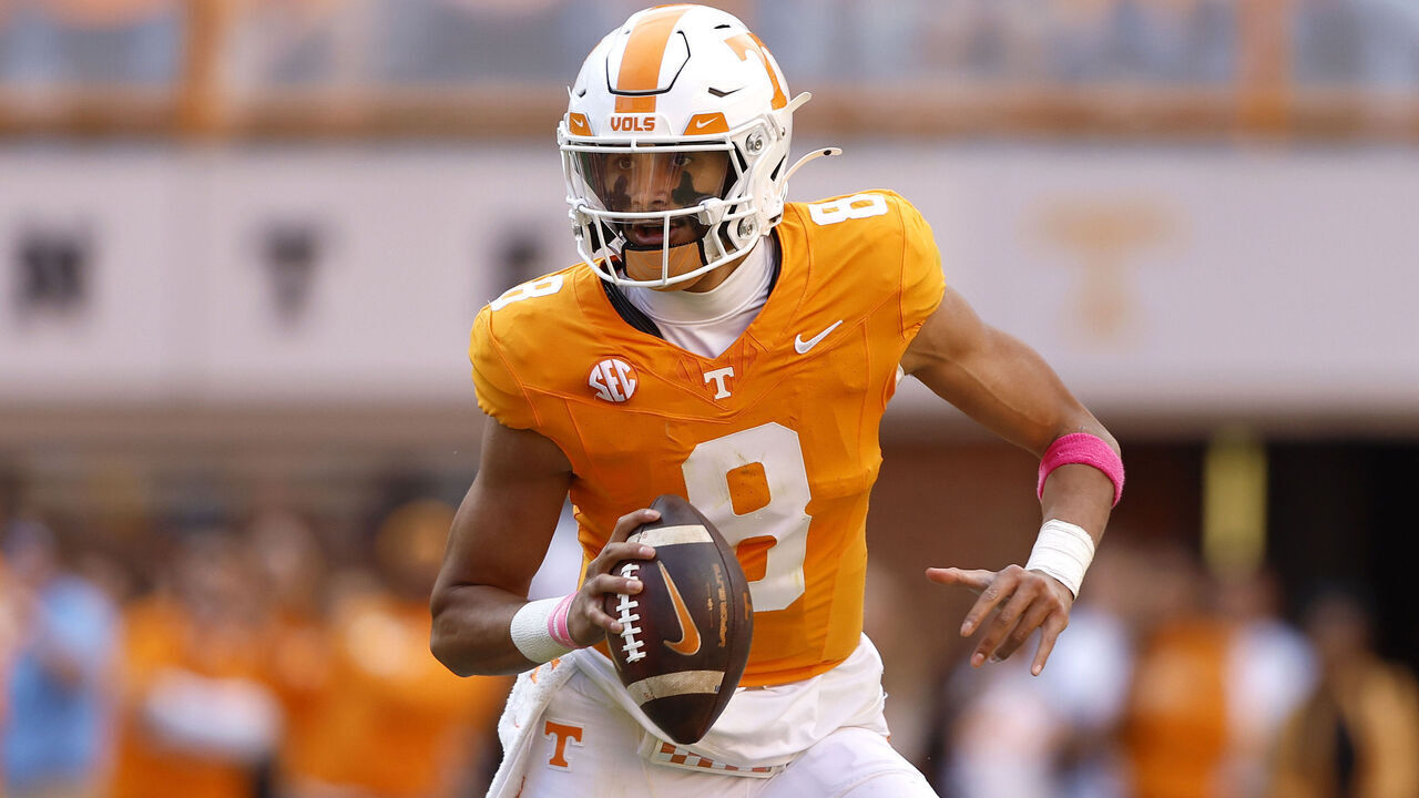 KNOXVILLE, TENNESSEE - OCTOBER 19: Nico Iamaleava #8 of the Tennessee Volunteers looks to throw the ball during the second quarter against the Alabama Crimson Tide at Nissan Stadium on October 19, 2024 in Nashville, Tennessee.