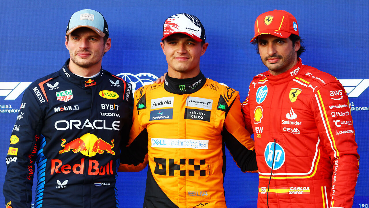 AUSTIN, TEXAS - OCTOBER 19: Pole position qualifier Lando Norris of Great Britain and McLaren (C), Second placed qualifier Max Verstappen of the Netherlands and Oracle Red Bull Racing (L) and Third placed qualifier Carlos Sainz of Spain and Ferrari (R) pose for a photo in parc ferme during qualifying ahead of the F1 Grand Prix of United States at Circuit of The Americas on October 19, 2024 in Austin, Texas.