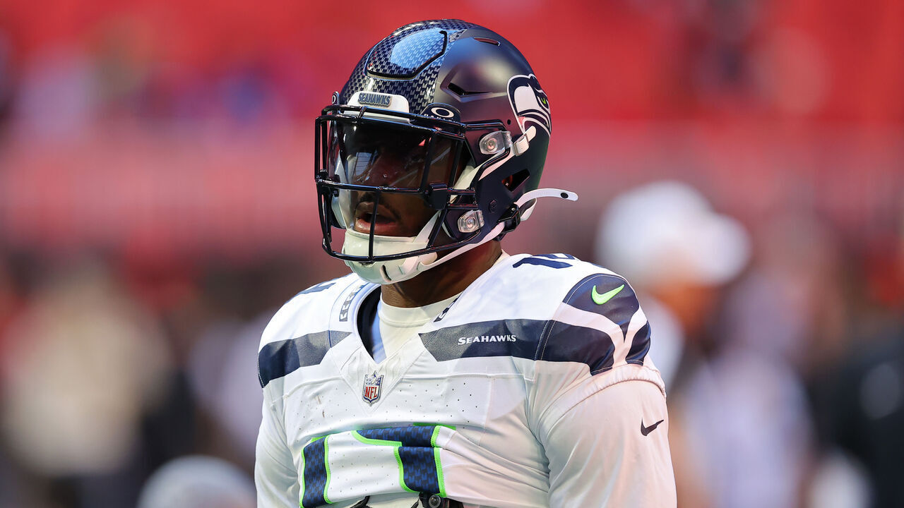 ATLANTA, GEORGIA - OCTOBER 20: DK Metcalf #14 of the Seattle Seahawks warms up prior to a game against the Atlanta Falcons at Mercedes-Benz Stadium on October 20, 2024 in Atlanta, Georgia.