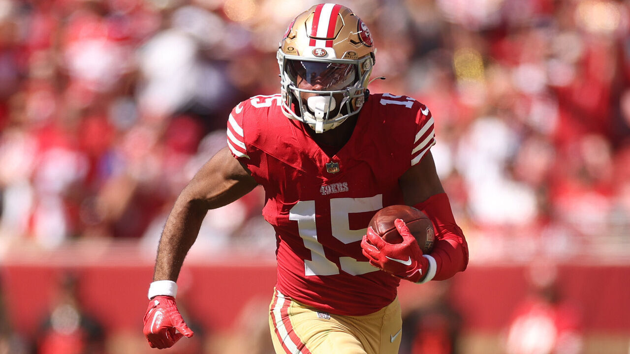 SANTA CLARA, CALIFORNIA - SEPTEMBER 29: Jauan Jennings #15 of the San Francisco 49ers runs with the ball in the second quarter against the New England Patriots at Levi's Stadium on September 29, 2024 in Santa Clara, California.