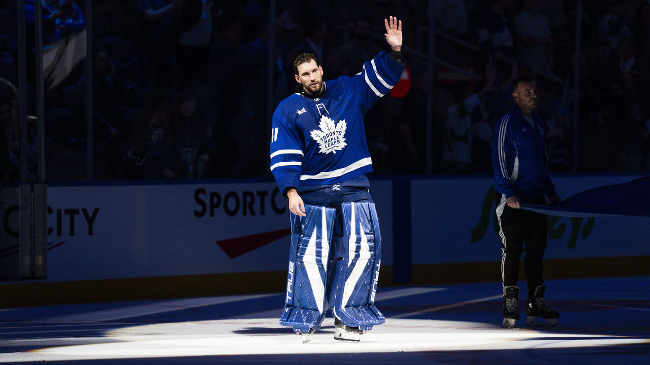 TORONTO, ON - NOVEMBER 21: Anthony Stolarz #41 of the Toronto Maple Leafs salutes the crowd after being named a star of the game following a Toronto Maple Leafs over the Tampa Bay Lightning at the Scotiabank Arena on November 21, 2024 in Toronto, Ontario, Canada.