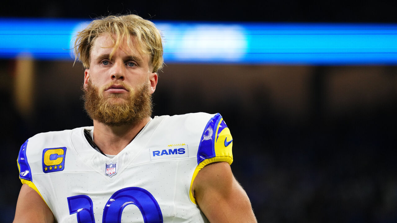 DETROIT, MI - SEPTEMBER 08: Cooper Kupp #10 of the Los Angeles Rams warms up before kickoff against the Detroit Lions during an football game at Ford Field on September 8, 2024 in Detroit, Michigan.