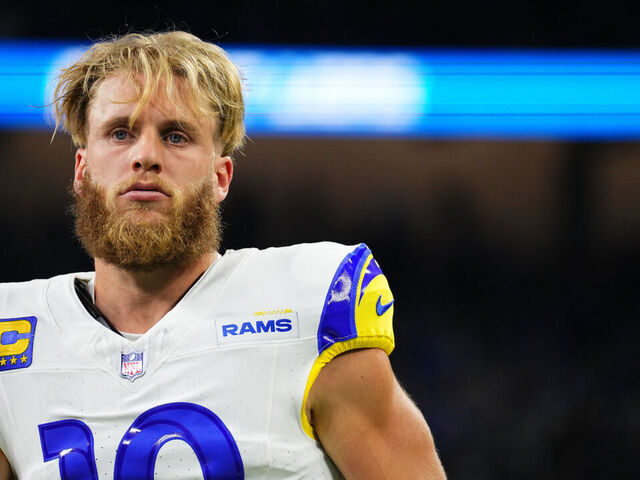 DETROIT, MI - SEPTEMBER 08: Cooper Kupp #10 of the Los Angeles Rams warms up before kickoff against the Detroit Lions during an football game at Ford Field on September 8, 2024 in Detroit, Michigan.