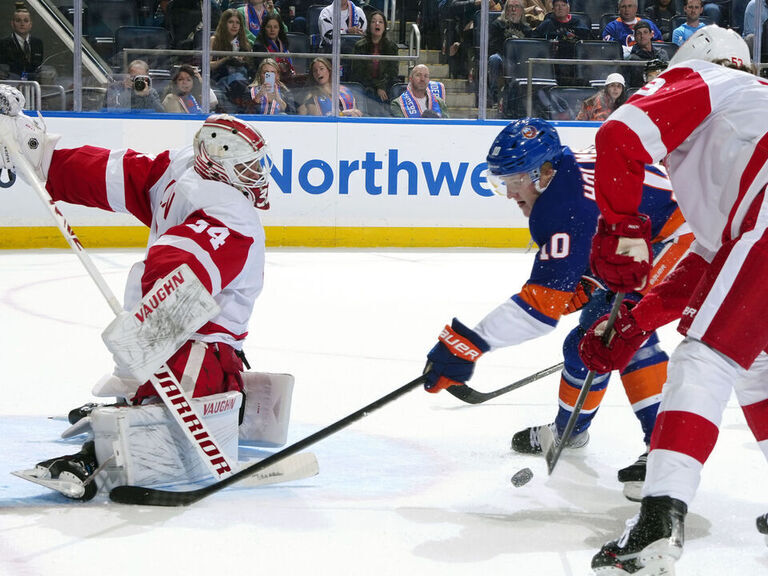 Red Wings Record Only 11 Shots In Shutout Win Vs Islanders TheScore red-wings-record-only-11-shots-in-shutout-win-vs-islanders-thescore