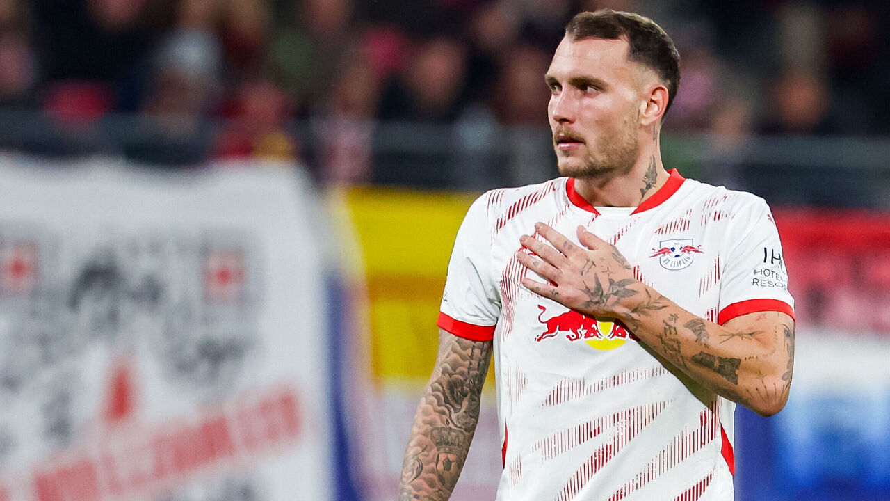 02 October 2024, Saxony, Leipzig: Soccer: Champions League, RB Leipzig - Juventus Turin, preliminary round, matchday 2 at the Red Bull Arena. Leipzig player David Raum reacts. Photo: Jan Woitas/dpa