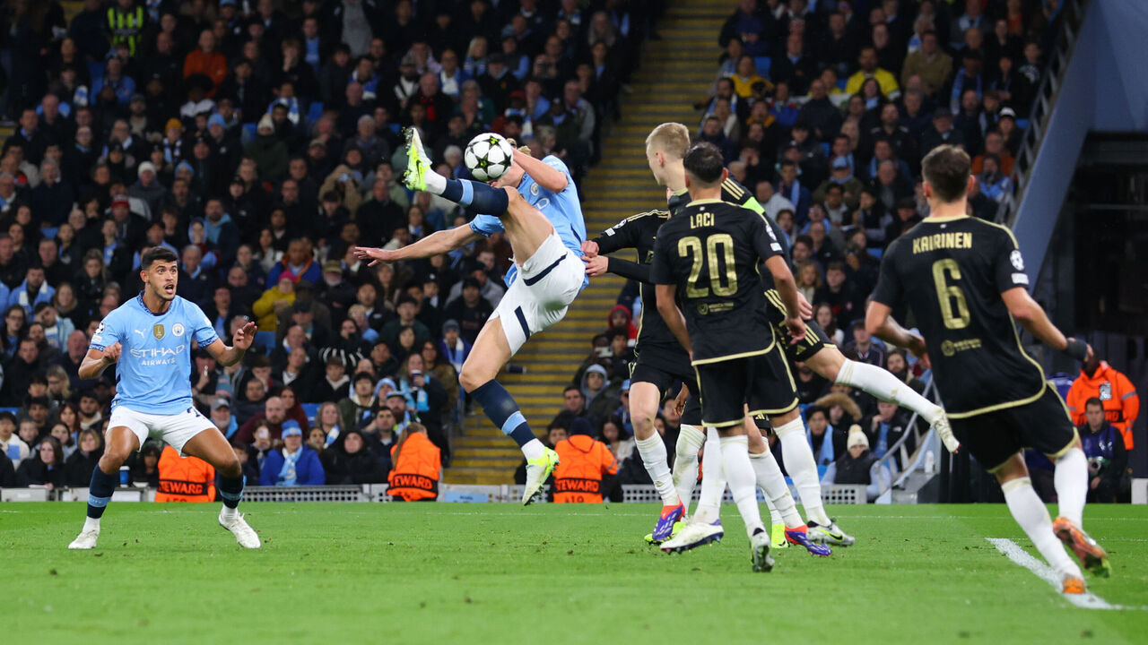 MANCHESTER, ENGLAND - OCTOBER 23: Erling Haaland of Manchester City scores their second goal during the UEFA Champions League 2024/25 League Phase MD3 match between Manchester City and AC Sparta Praha at City of Manchester Stadium on October 23, 2024 in Manchester, England.