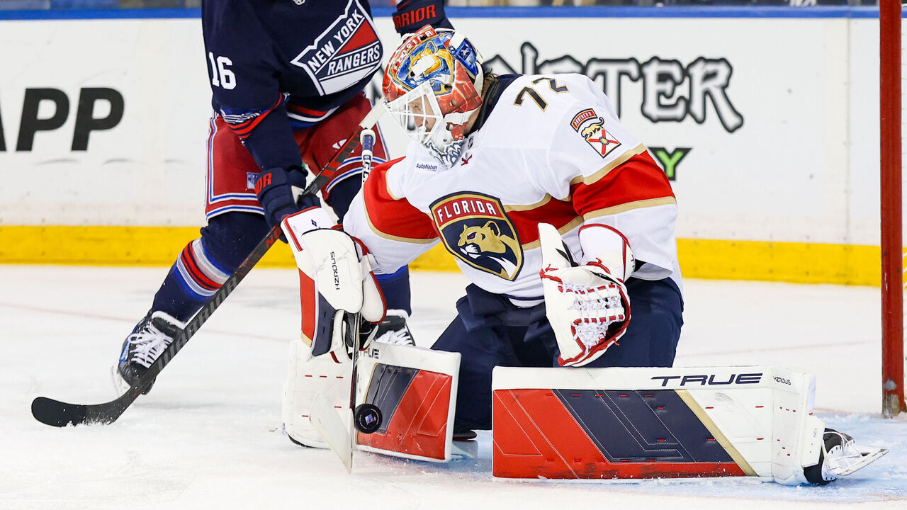 NEW YORK, NY - OCTOBER 24: Florida Panthers Goalie Sergei Bobrovsky (72) blocks a shot on goal during the second period of the National Hockey League game between the Florida Panthers and the New York Rangers on October 24, 2024 at Madison Square Garden in New York, NY.