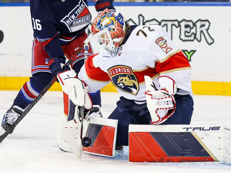 Bobrovsky surpasses Lundqvist as fastest goalie to 400 career wins