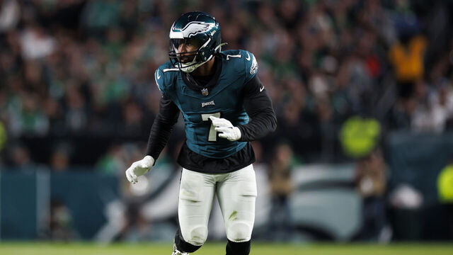 PHILADELPHIA, PENNSYLVANIA - NOVEMBER 05: Haason Reddick #7 of the Philadelphia Eagles runs around the edge during an NFL football game against the Dallas Cowboys at Lincoln Financial Field on November 5, 2023 in Philadelphia, Pennsylvania.
