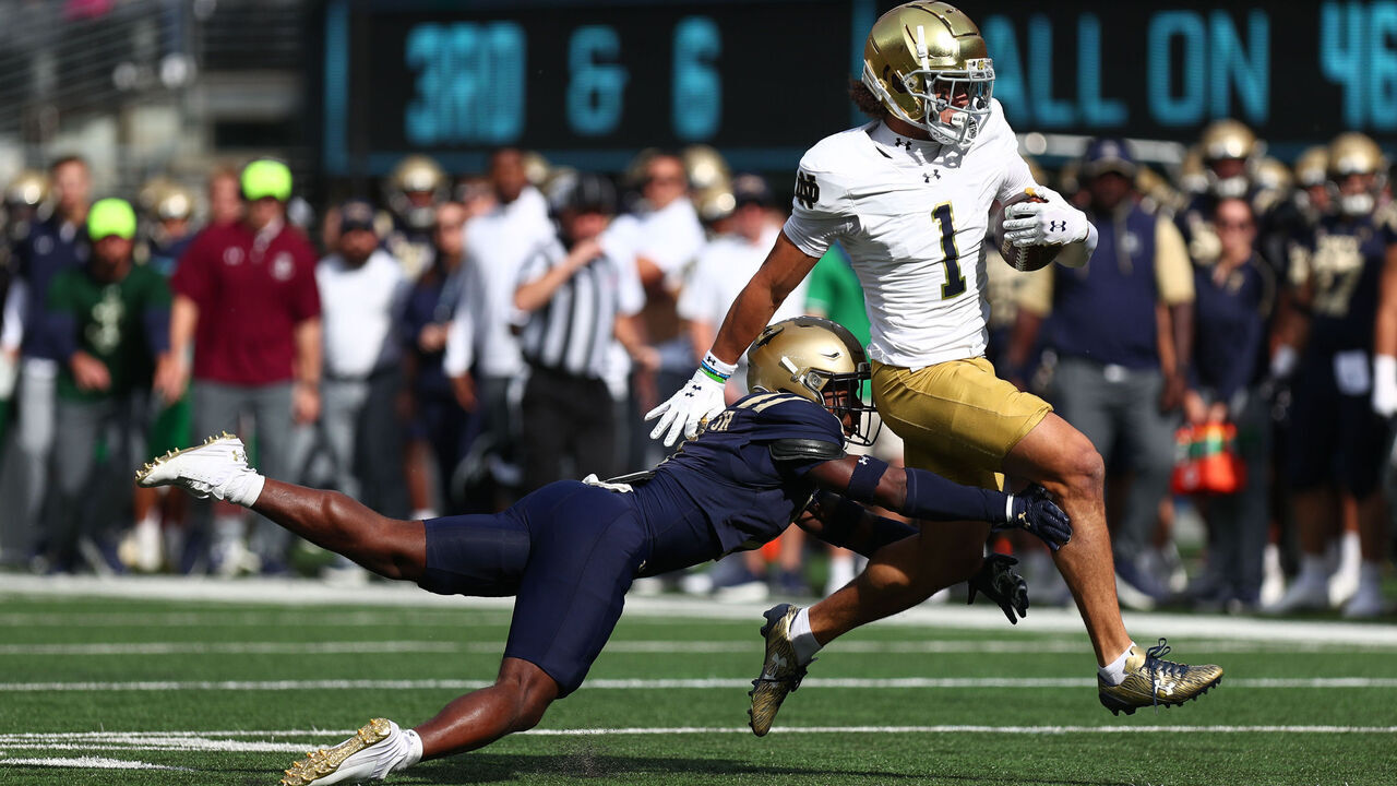 Notre Dame knocks Navy from unbeaten ranks | theScore