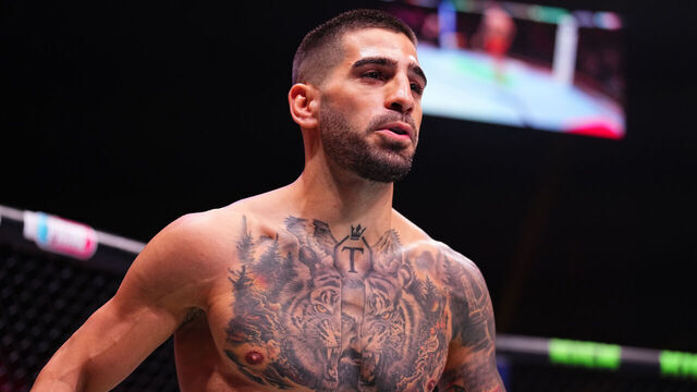 ABU DHABI, UNITED ARAB EMIRATES - OCTOBER 26:Ilia Topuria of Spain prepares to face Max Holloway in the UFC featherweight championship fight during the UFC 308 event at Etihad Arena on October 26, 2024 in Abu Dhabi, United Arab Emirates.