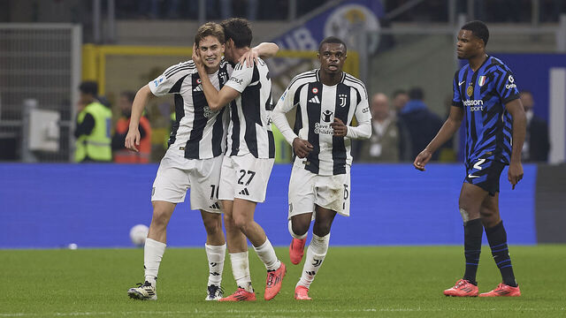 MILAN, ITALY - OCTOBER 27: Kenan Yildiz of Juventus celebrates after scoring his team's fourth goal during the Serie A match between FC Internazionale and Juventus at Stadio Giuseppe Meazza on October 27, 2024 in Milan, Italy.
