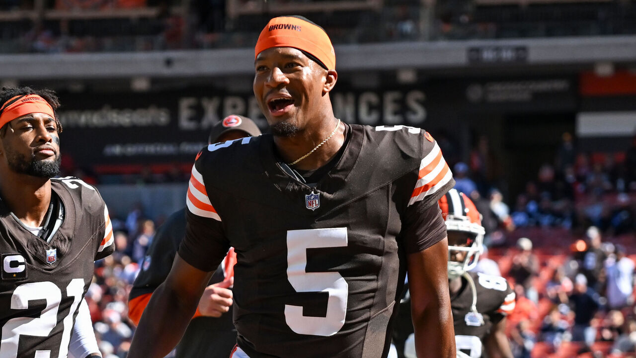 CLEVELAND, OHIO - SEPTEMBER 08: Jameis Winston #5 of the Cleveland Browns runs off the field prior to a game against the Dallas Cowboys at Huntington Bank Field on September 08, 2024 in Cleveland, Ohio.