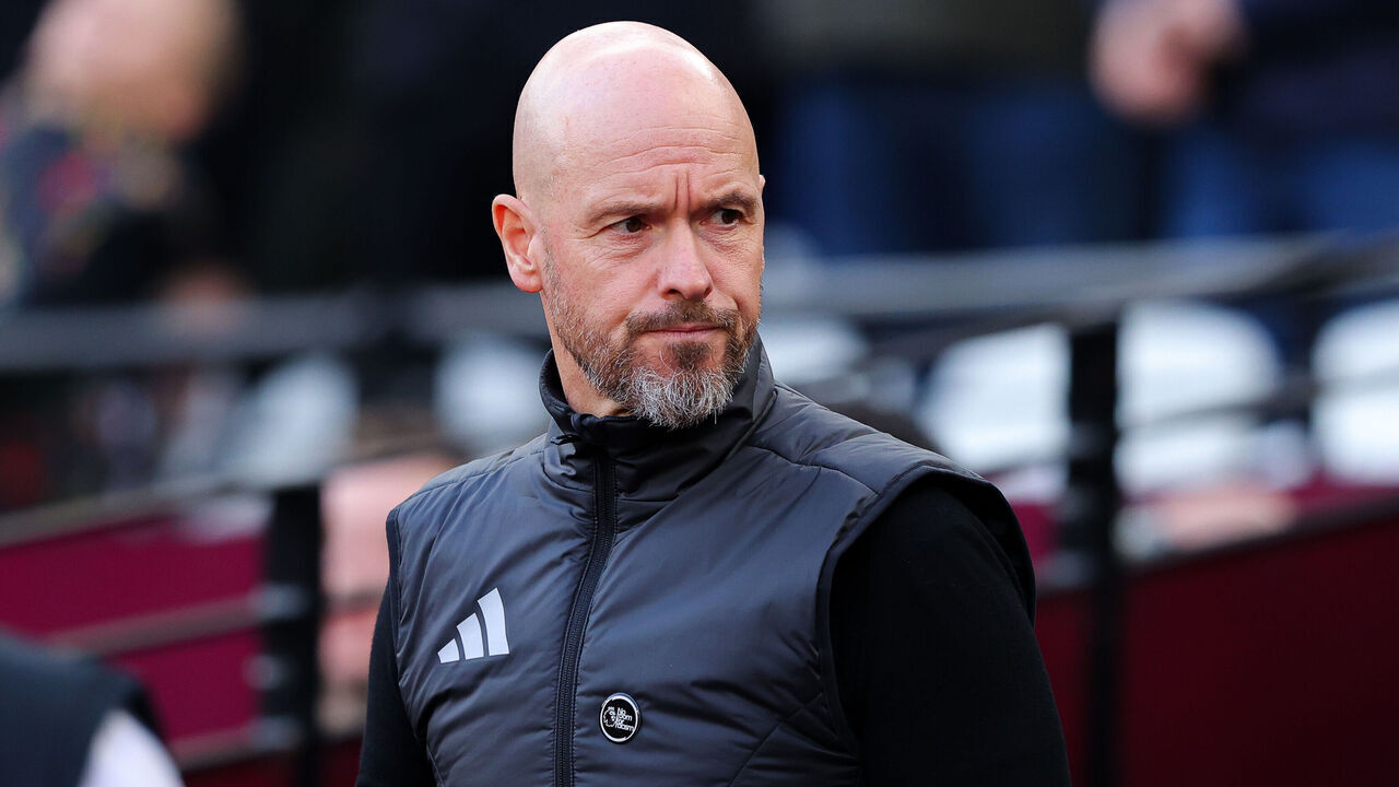 LONDON, ENGLAND - OCTOBER 27: Erik ten Hag, manager of Manchester United, during the Premier League match between West Ham United FC and Manchester United FC at London Stadium on October 27, 2024 in London, England.