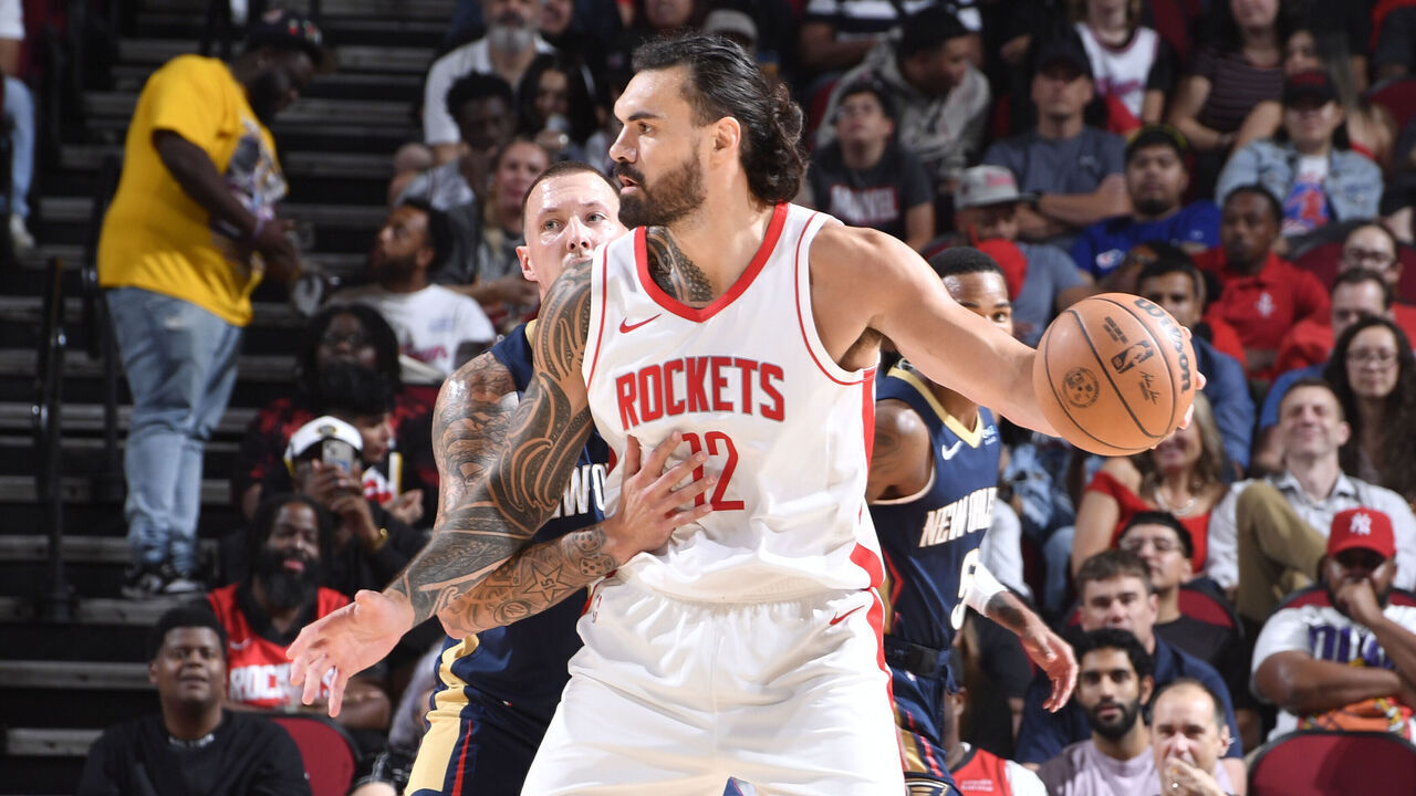 HOUSTON, TX - OCTOBER 15: Steven Adams #12 of the Houston Rockets handles the ball during the game against the New Orleans Pelicans during a NBA preseason game on October 15, 2024 at the Toyota Center in Houston, Texas. Mandatory Copyright Notice: Copyright 2024 NBAE