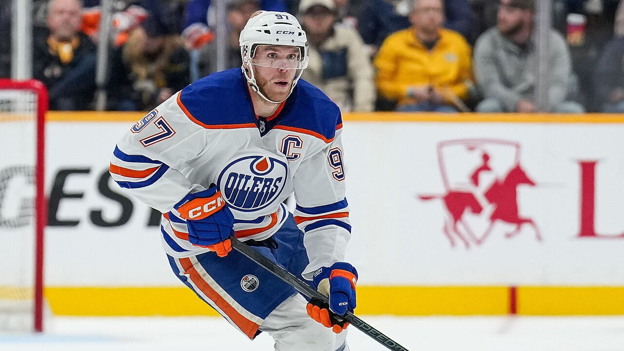 NASHVILLE, TENNESSEE - OCTOBER 17: Connor McDavid #97 of the Edmonton Oilers skates against the Nashville Predators during an NHL game at Bridgestone Arena on October 17, 2024 in Nashville, Tennessee.