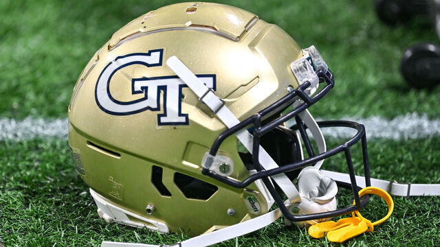 ATLANTA, GA SEPTEMBER 01: A Georgia Tech football helmet on the sideline during the Aflac Kickoff Game between the Louisville Cardinals and the Georgia Tech Yellow Jackets on September 1st, 2023 at Mercedes-Benz Stadium in Atlanta, GA.