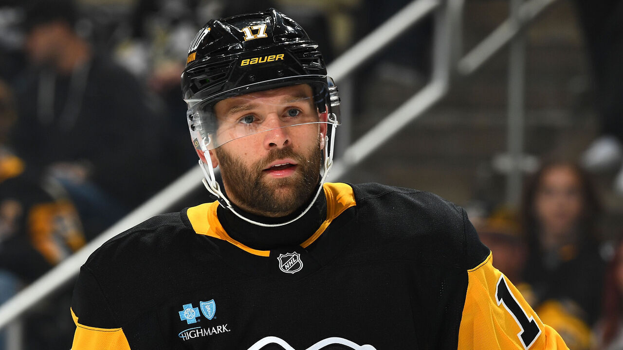PITTSBURGH, PA - OCTOBER 16: Bryan Rust #17 of the Pittsburgh Penguins skates against the Buffalo Sabres at PPG PAINTS Arena on October 16, 2024 in Pittsburgh, Pennsylvania.