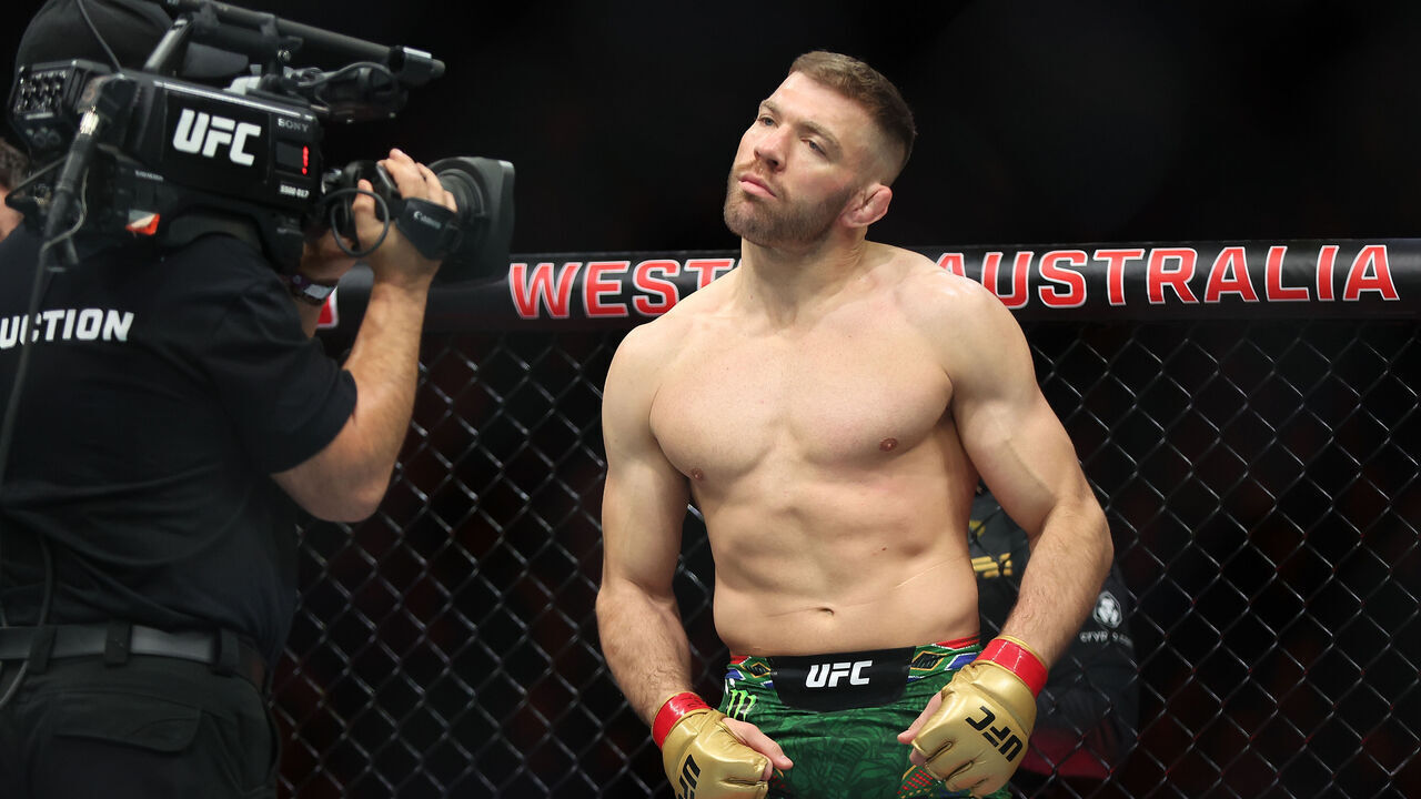 PERTH, AUSTRALIA - AUGUST 18: Dricus Du Plessis of South Africa prepares to fight Israel Adesanya of Nigeria in the Middleweight championship fight during UFC 305 at RAC Arena on August 18, 2024 in Perth, Australia.