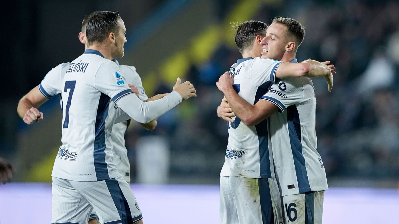 Davide Frattesi of FC Internazionale celebrates after scoring second goal during the Serie A Enilive match between Empoli FC and FC Internazionale at Stadio Carlo Castellani on October 30, 2024 in Empoli, Italy.