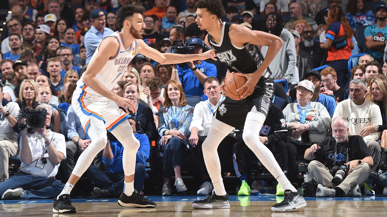 OKLAHOMA CITY, OK - OCTOBER 30: Victor Wembanyama #1 of the San Antonio Spurs handles the ball during the game against the Oklahoma City Thunder on October 30, 2024 at Paycom Center in Oklahoma City, Oklahoma. Mandatory Copyright Notice: Copyright 2024 NBAE
