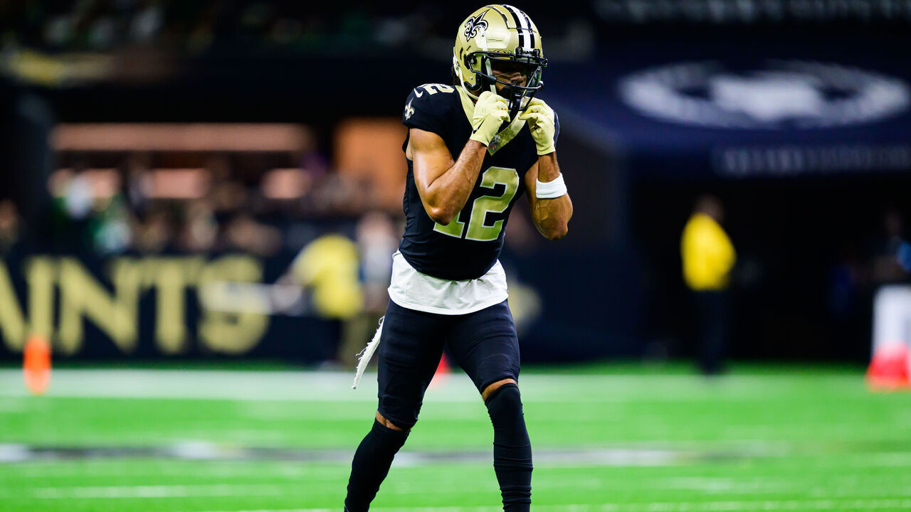 NEW ORLEANS, LOUISIANA - SEPTEMBER 22: Chris Olave #12 of the New Orleans Saints gets set against the Philadelphia Eagles at Caesars Superdome on September 22, 2024 in New Orleans, Louisiana.