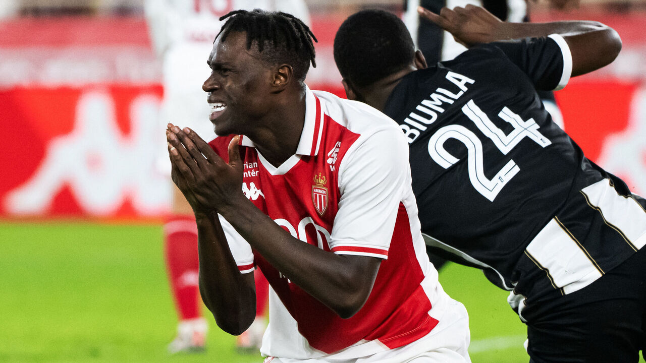Monaco's Ivorian defender #17 Wilfried Singo reacts after missing a goal opportunity during the French L1 football match between AS Monaco and SCO Angers at the Louis II Stadium (Stade Louis II) in the Principality of Monaco on November 1, 2024.