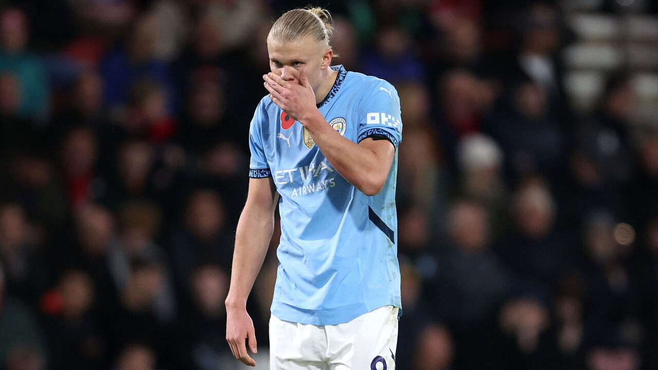 BOURNEMOUTH, ENGLAND - NOVEMBER 02: Erling Haaland of Manchester City reacts during the Premier League match between AFC Bournemouth and Manchester City FC at Vitality Stadium on November 02, 2024 in Bournemouth, England.