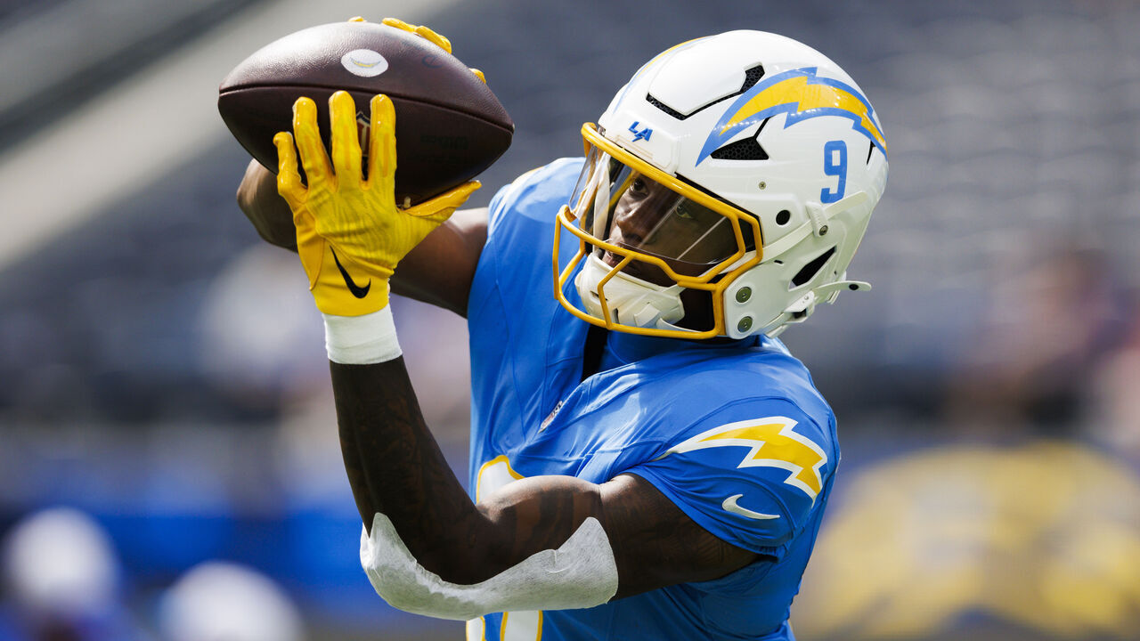 INGLEWOOD, CALIFORNIA - AUGUST 17: DJ Chark Jr. #9 of the Los Angeles Chargers catches the ball during a preseason game against the Los Angeles Rams at SoFi Stadium on August 17, 2024 in Inglewood, California.