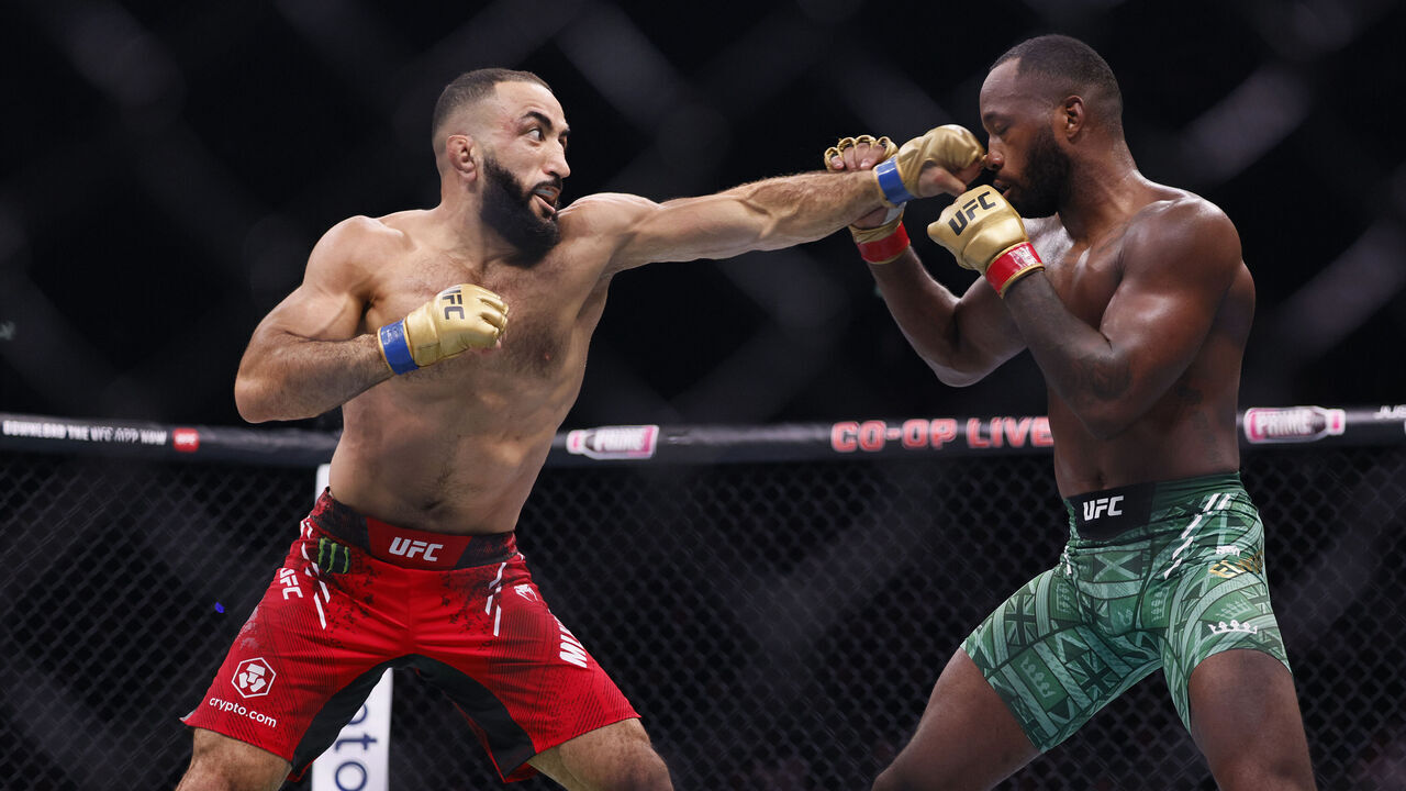 Leon Edwards (R) and Belal Muhammad (L) during the Welterweight title bout at the Co-op Live Arena, Manchester. Picture date: Sunday July 28, 2024.