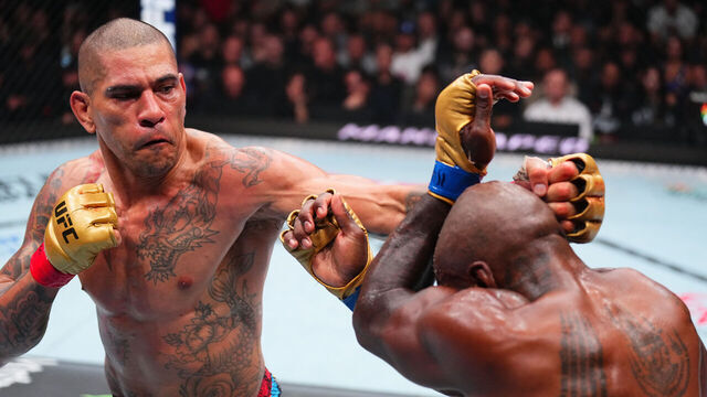 SALT LAKE CITY, UTAH - OCTOBER 05: (L-R) Alex Pereira of Brazil punches Khalil Rountree Jr. in the UFC light heavyweight championship fight during the UFC 307 event at Delta Center on October 05, 2024 in Salt Lake City, Utah.