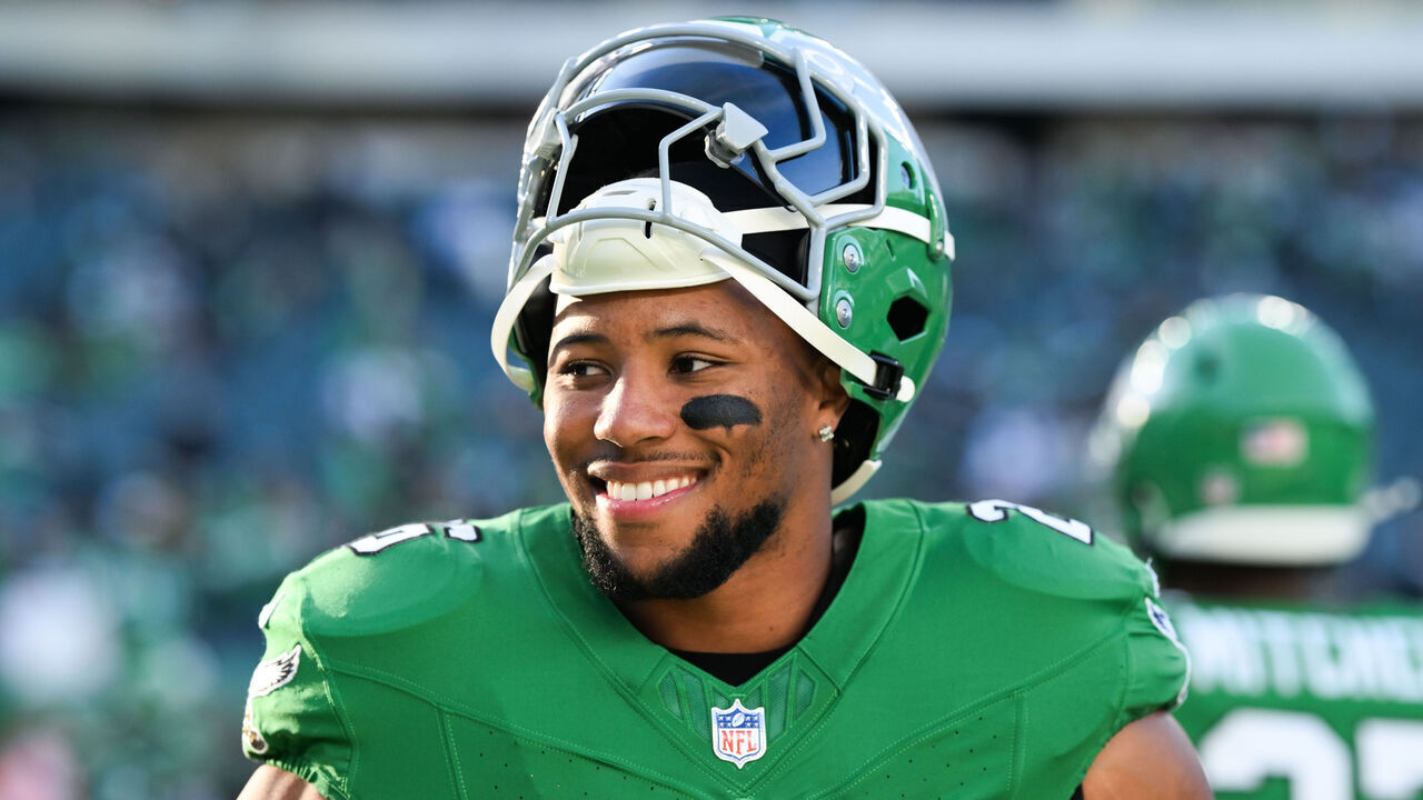PHILADELPHIA, PENNSYLVANIA - NOVEMBER 3: Saquon Barkley #26 of the Philadelphia Eagles smiles on the field prior to the start of the game against the Jacksonville Jaguars at Lincoln Financial Field on November 3, 2024 in Philadelphia, Pennsylvania.